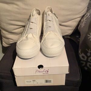 Blowfish Mamba white canvas-brand new-size 7
